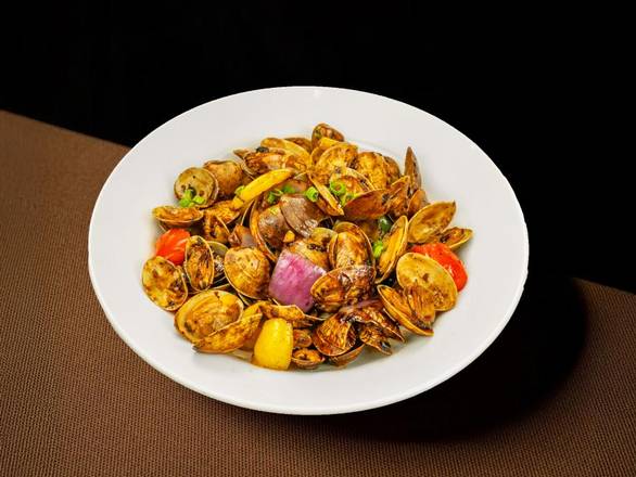 Stir-fried clams with chili and black bean sauce / 豉椒炒花蛤